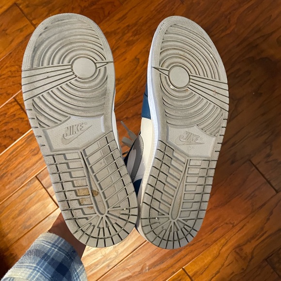 Nike Air Jordan 1 lows size 10.5 men’s - Picture 4 of 6